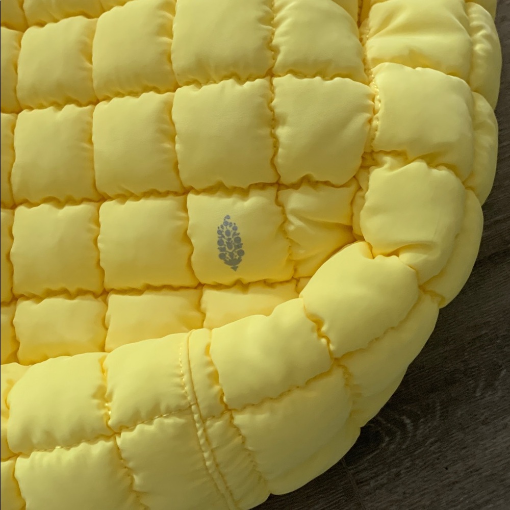 FP MOVEMENT Quilted Carryall Bag Sour Citrus Yellow NWT - Picture 5 of 10